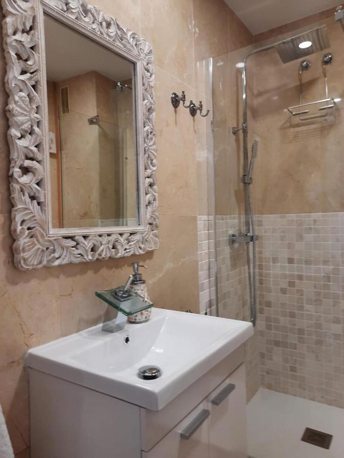 Fuengirola Apartment Carvajal Front Line Primera Linea المظهر الخارجي الصورة