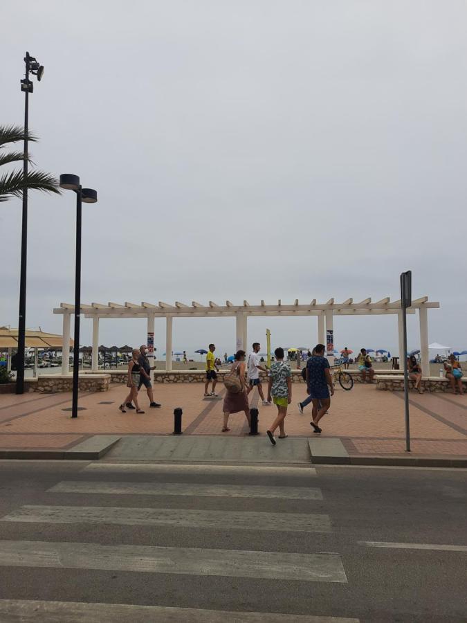 Fuengirola Apartment Carvajal Front Line Primera Linea المظهر الخارجي الصورة